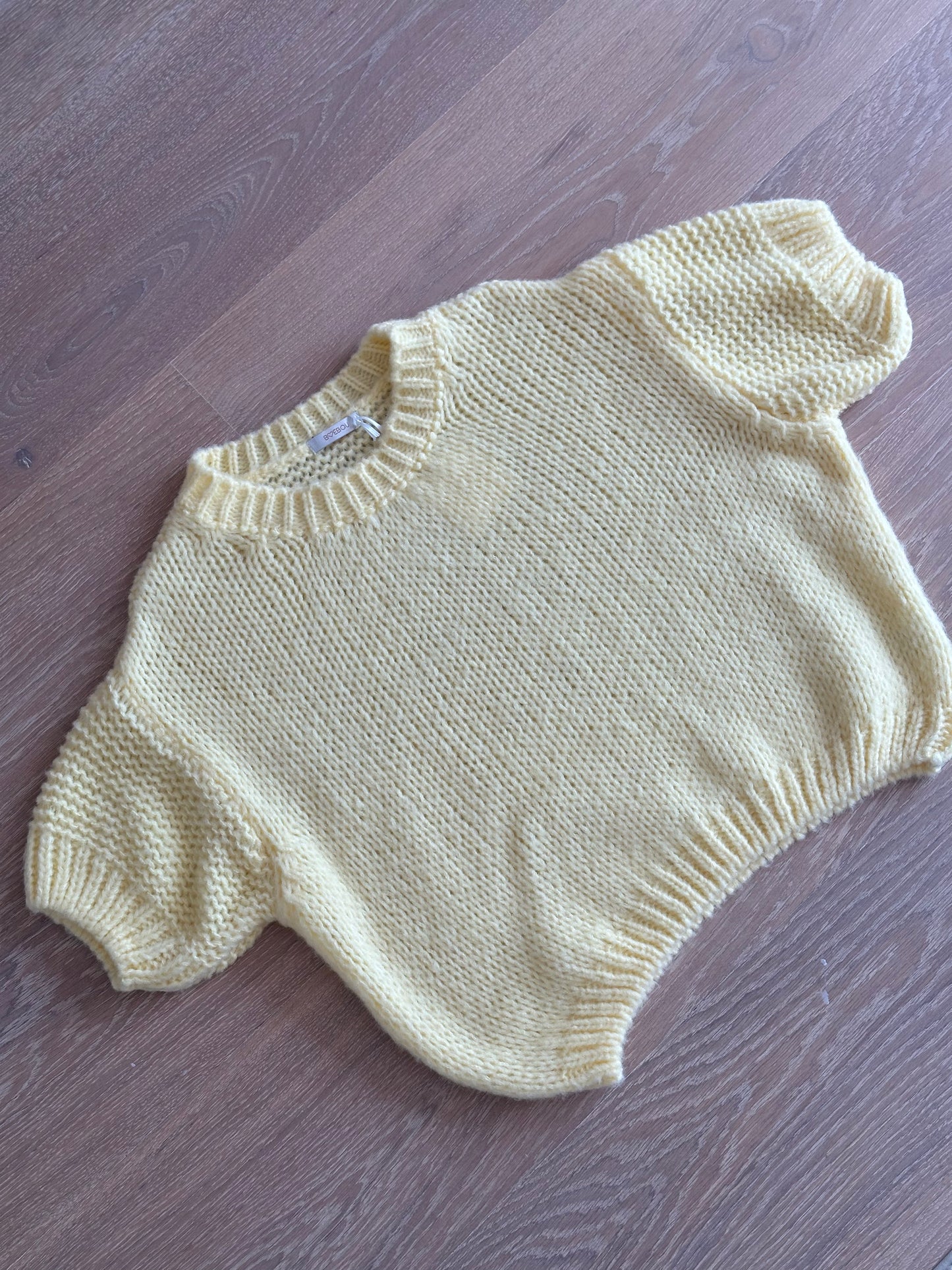 Butter Yellow Grofgebreide Trui - Met Speelse Mouw