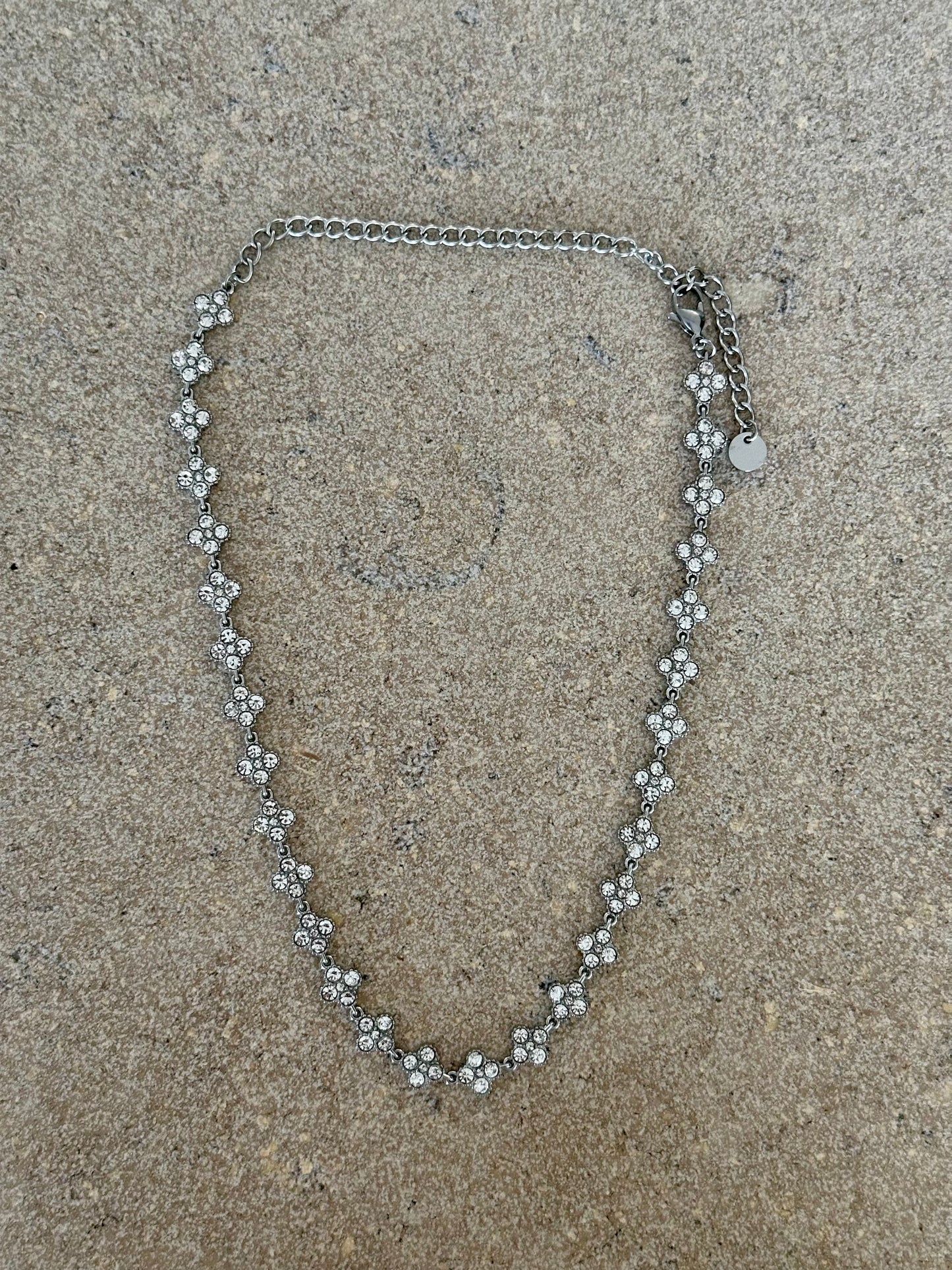 Zilverkleurige Ketting