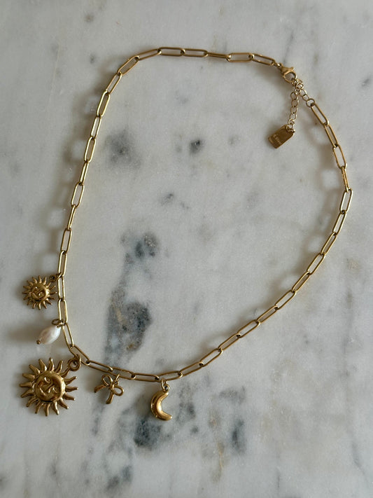 zonnetje met parel ketting