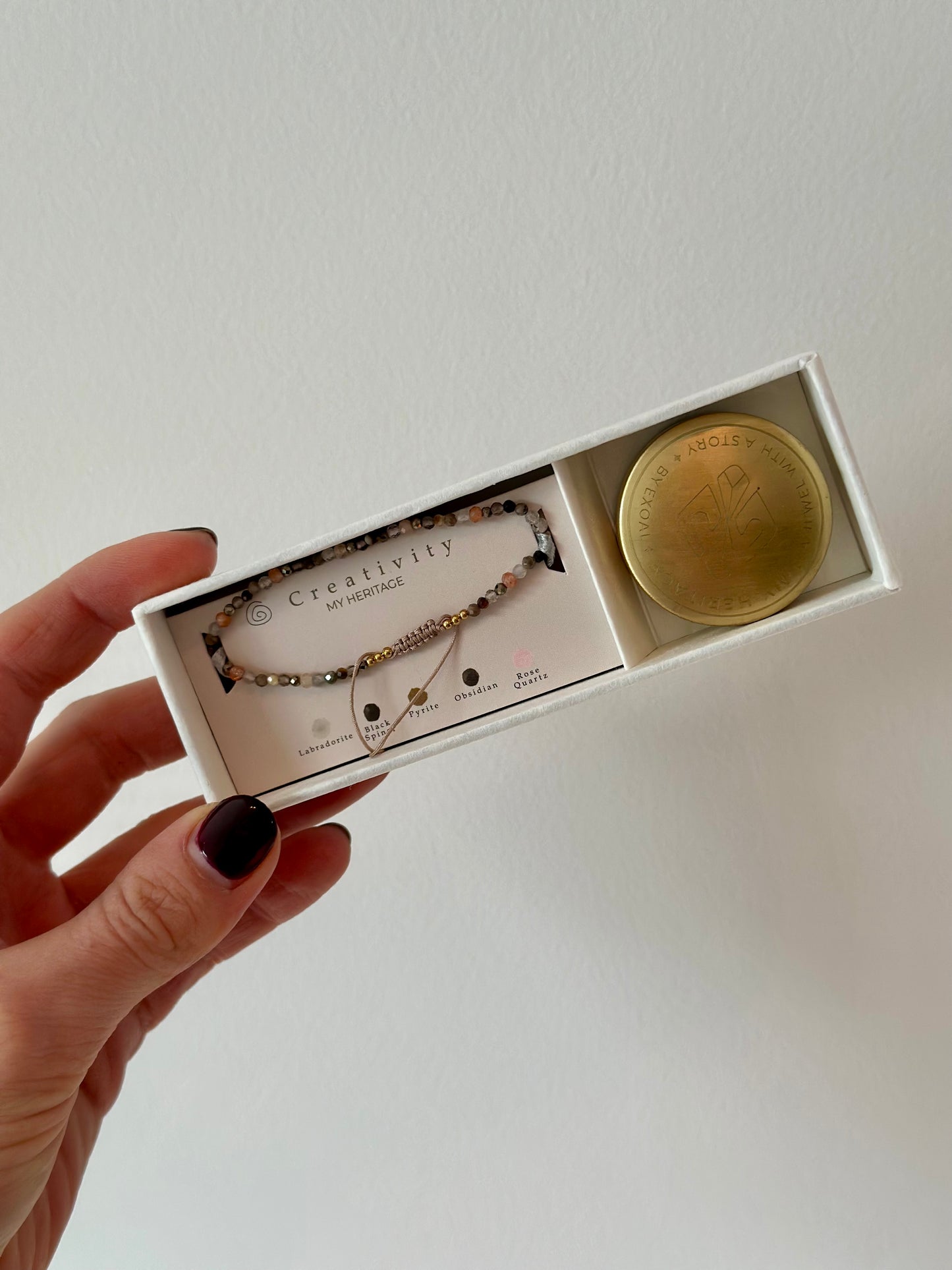 Edelsteentjes armband 