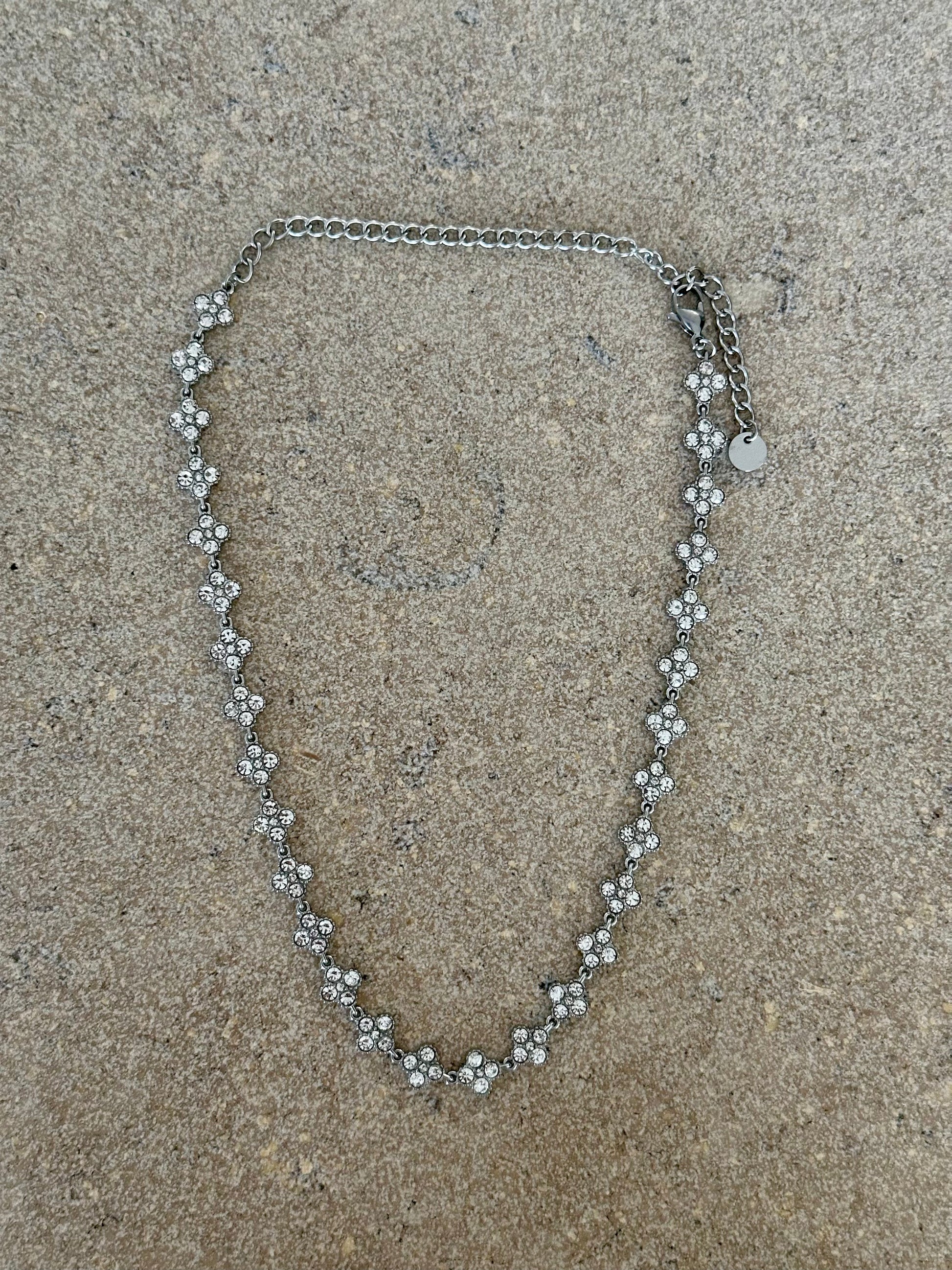 Zilverkleurige Ketting