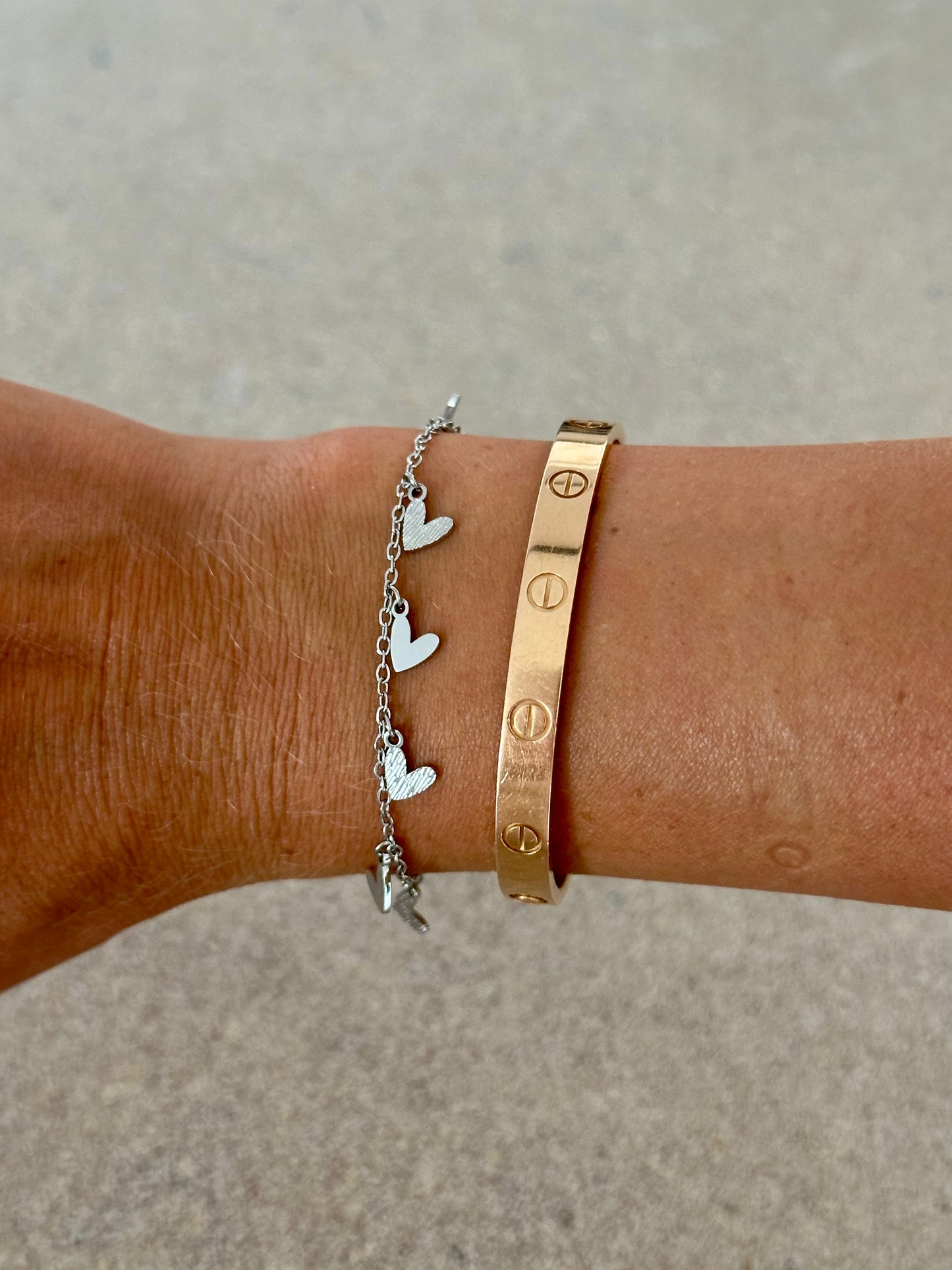 fijn hartjes armbandje